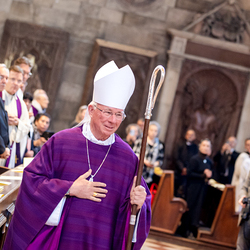 Stephansdom: Österreich nahm Abschied von Papst Franziskus / Erzdiözese Wien/ Schönlaub, Stephan Schönlaub Stephansdom: Österreich nahm Abschied von Papst Franziskus