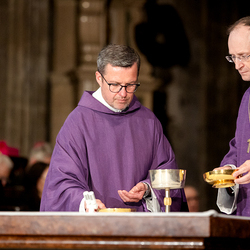 Stephansdom: Österreich nahm Abschied von Papst Franziskus / Erzdiözese Wien/ Schönlaub, Stephan Schönlaub Stephansdom: Österreich nahm Abschied von Papst Franziskus