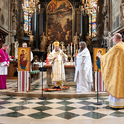 Priesterweihe Byzantinischer Ritus im Stephansdom / Erzdiözese Wien/ Schönlaub