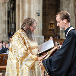 Priesterweihe Byzantinischer Ritus im Stephansdom / Erzdiözese Wien/ Schönlaub
